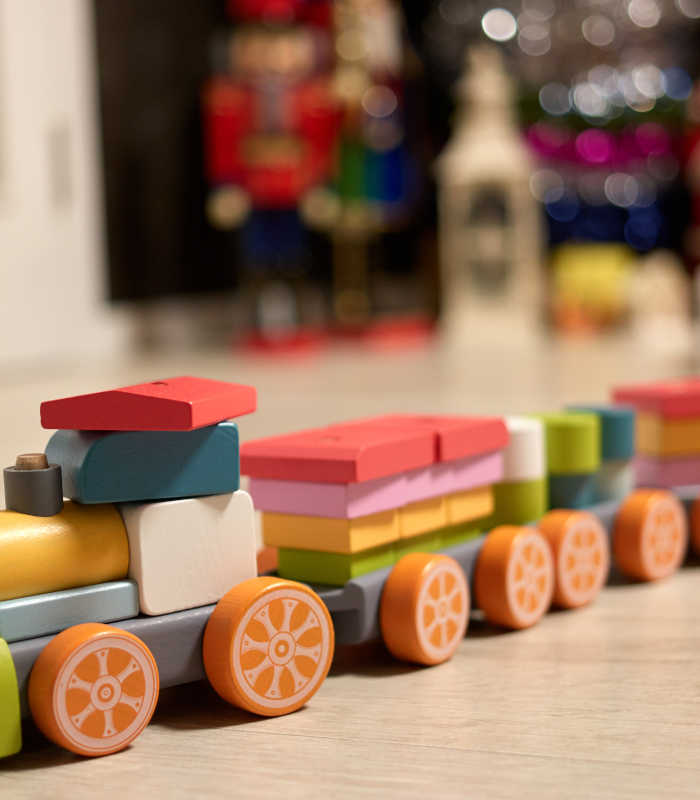 Compressed by jpeg-recompress toy-locomotive-made-of-blocks-2022-02-03-11-05-26-utc – Bild 5